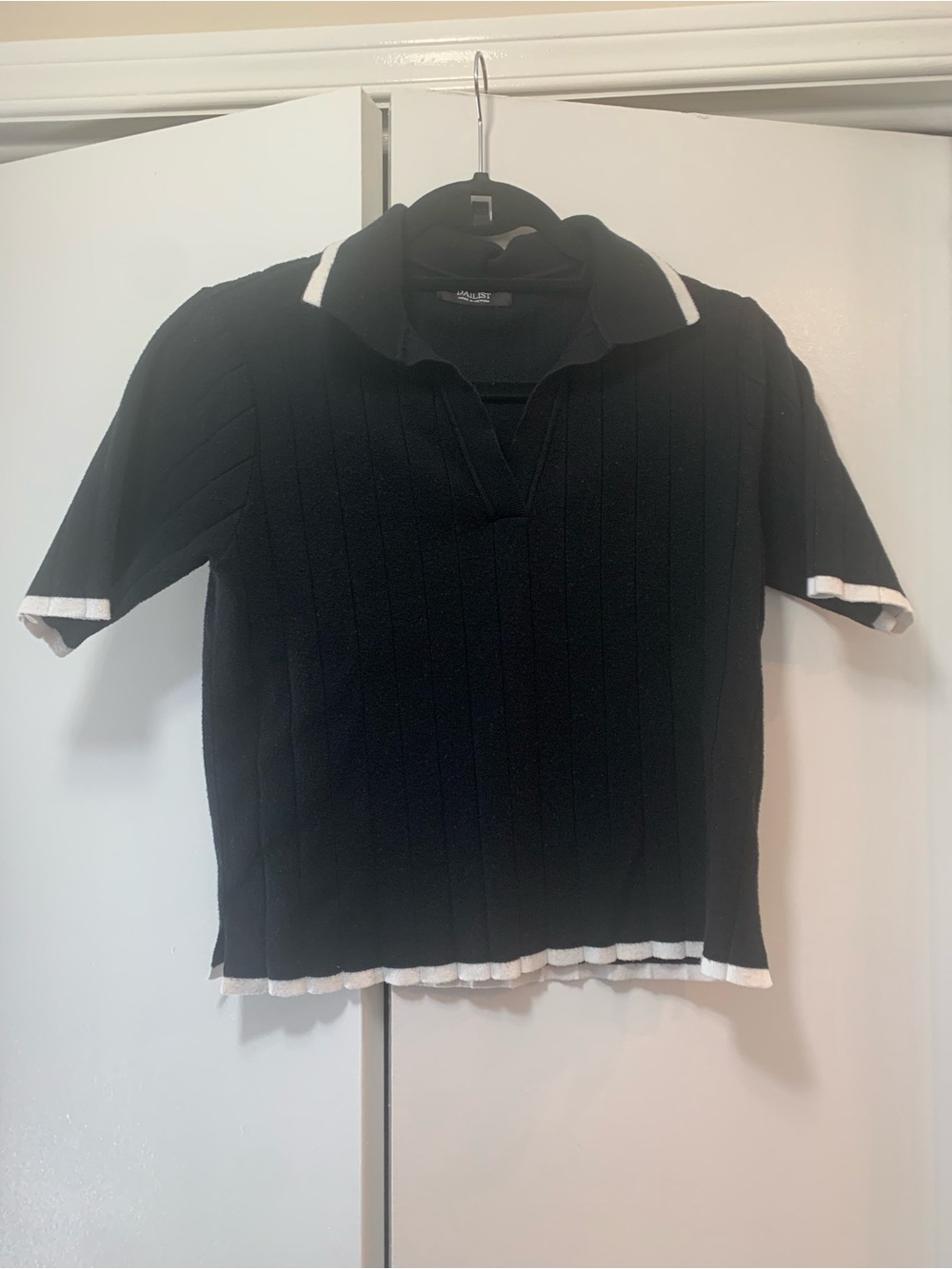 Black Short-Sleeve ‘Large’ Knit Polo Mid Crop Top - Picture 2 of 3